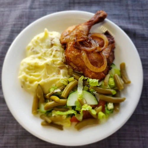 tropicalinternationalflavor_1672248961_3003364430042557603_43888470142